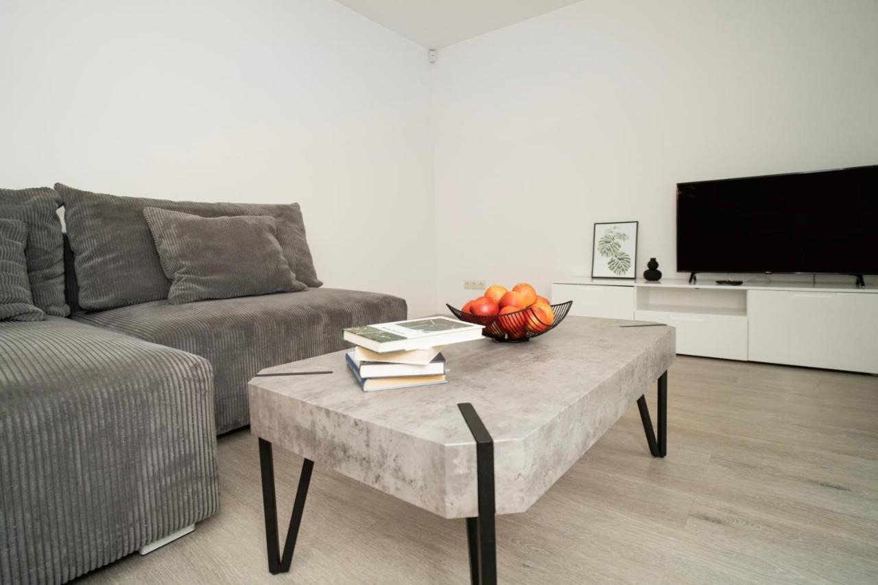 The Private Garden House Apartamento Kaunas Exterior foto
